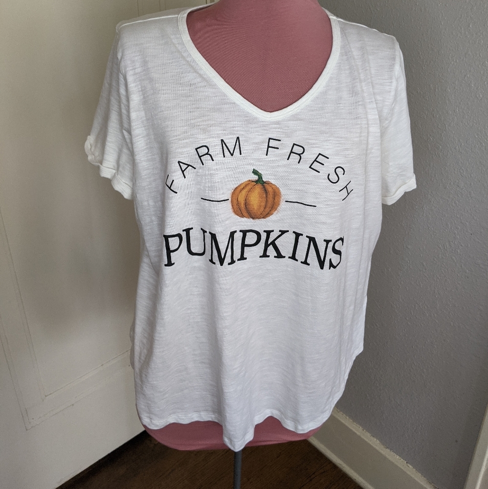 Women's short sleeve graphic tee